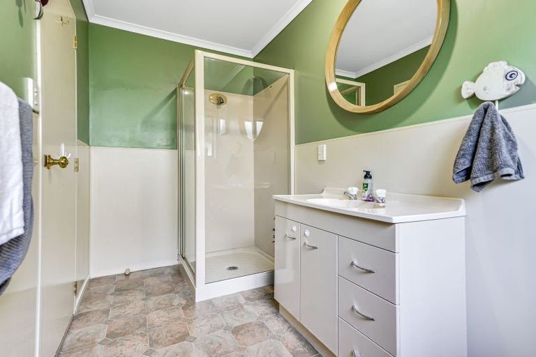 Photo of property in 24 Palm Grove Drive, Western Heights, Hamilton, 3200