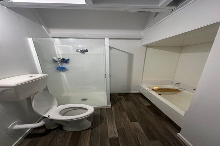 Photo of property in 2/62 South Karori Road, Karori, Wellington, 6012