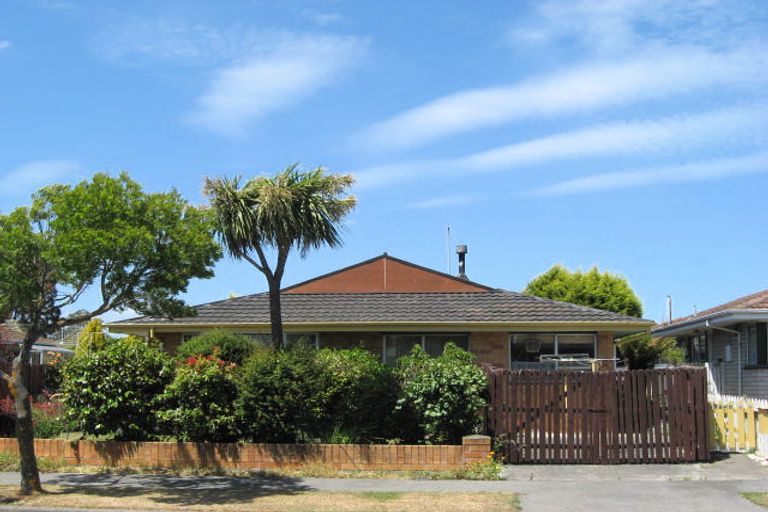 Photo of property in 38 Delaware Crescent, Russley, Christchurch, 8042