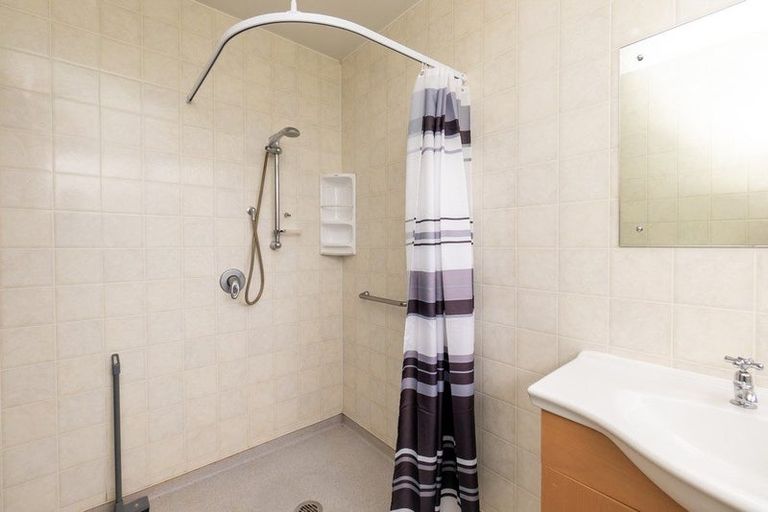 Photo of property in 16 Veitches Road, Casebrook, Christchurch, 8051