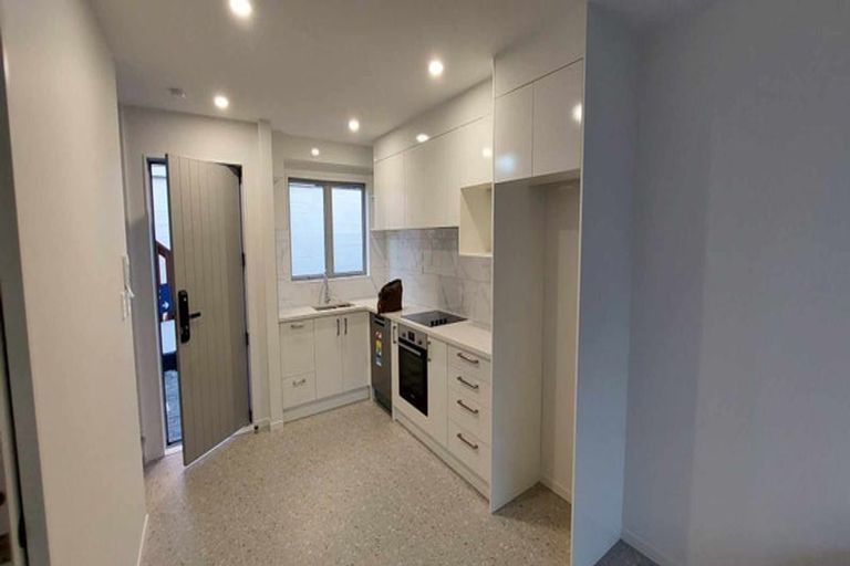 Photo of property in 9/24 Mili Way, Ranui, Auckland, 0612