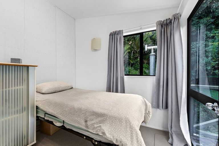 Photo of property in 576c South Titirangi Road, Titirangi, Auckland, 0604
