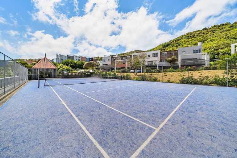 Photo of property in 60 Saddleback Grove, Karori, Wellington, 6012
