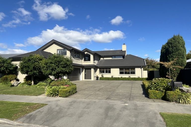 Photo of property in 74 Willowview Drive, Redwood, Christchurch, 8051