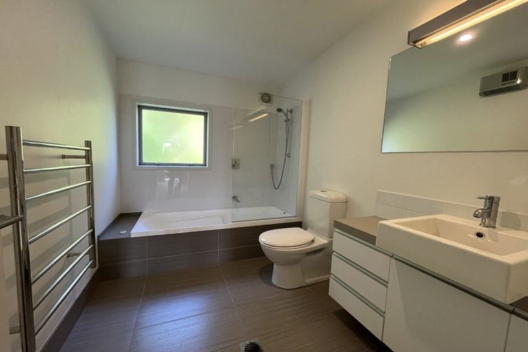 Photo of property in 21 Saddleback Grove, Karori, Wellington, 6012