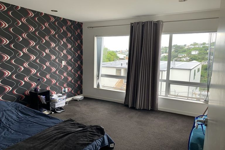 Photo of property in 56 Tiketike Way, Brooklyn, Wellington, 6021