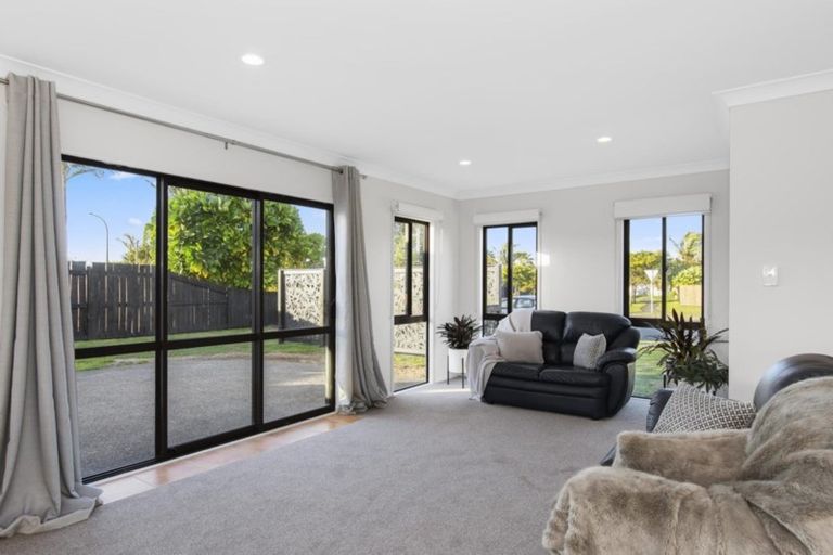 Photo of property in 716 Grenada Street, Papamoa Beach, Papamoa, 3118