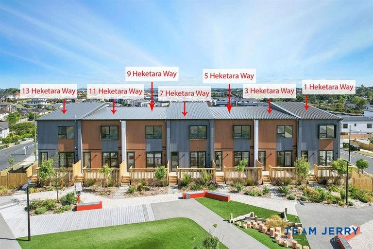 Photo of property in 1 Heketara Way, Massey, 0614