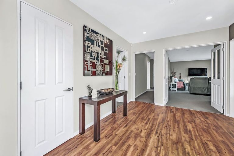 Photo of property in 15 Kingsley Place, Rolleston, 7614