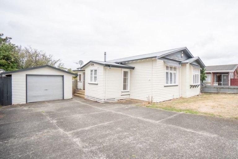Photo of property in 26 Chelwood Street, Takaro, Palmerston North, 4412