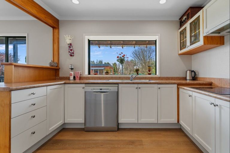 Photo of property in 537 Richmond Road, Lepperton, New Plymouth, 4373