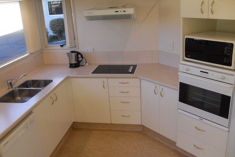 Photo of property in 243 Geraldine Street, Edgeware, Christchurch, 8013