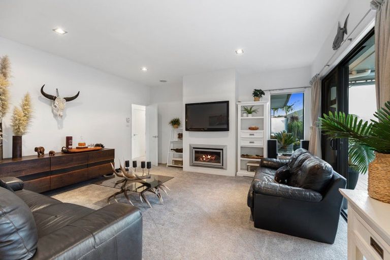 Photo of property in 43 Oceania Sands Way, Papamoa Beach, Papamoa, 3118