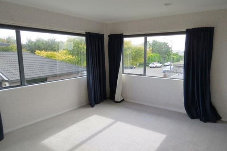 Photo of property in 13 Del Mar Place, Merrilands, New Plymouth, 4312
