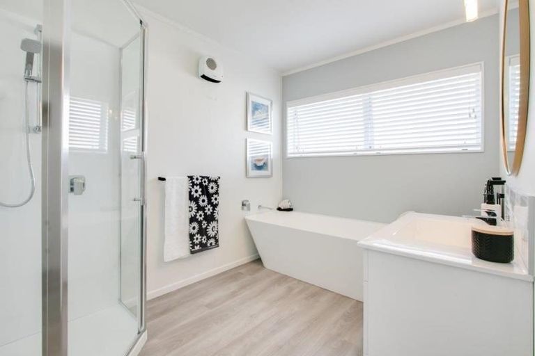 Photo of property in 2 Fern Grove, Taradale, Napier, 4112