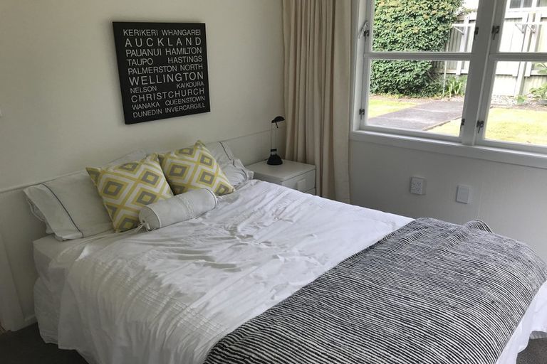 Photo of property in 1a Nikau Road, Waikanae, 5036