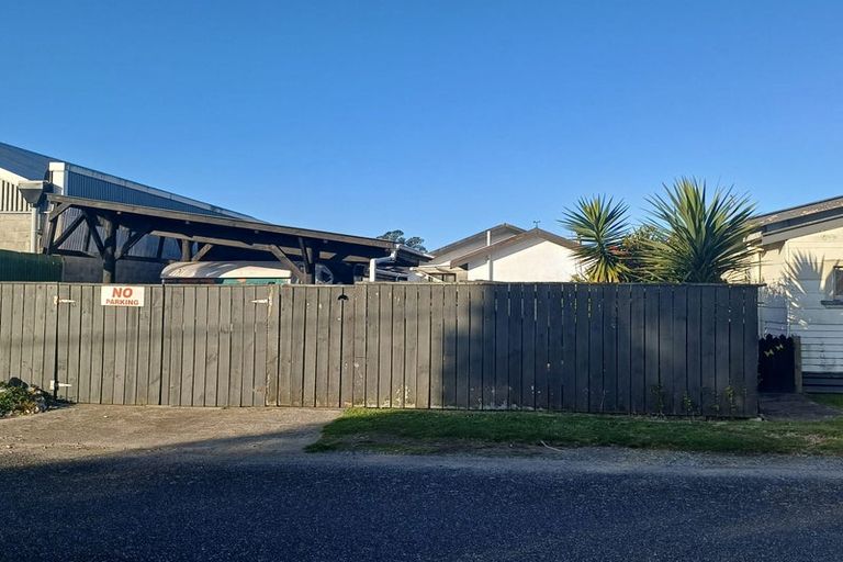 Photo of property in 298 Palmerston Street, Westport, 7825