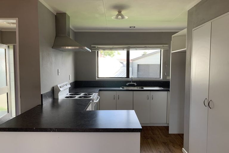 Photo of property in 11 Hilton Grove, Kelvin Grove, Palmerston North, 4414