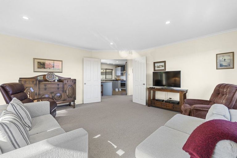 Photo of property in 6 Ash Place, Whalers Gate, New Plymouth, 4310