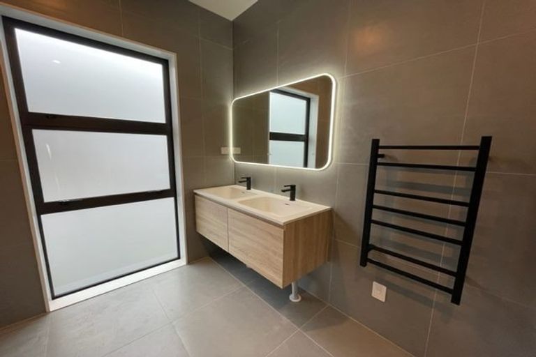 Photo of property in 17 Pilot Drive, Hobsonville, Auckland, 0616