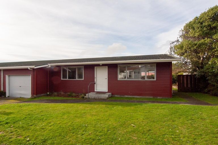 Photo of property in 54a Churton Drive, Churton Park, Wellington, 6037