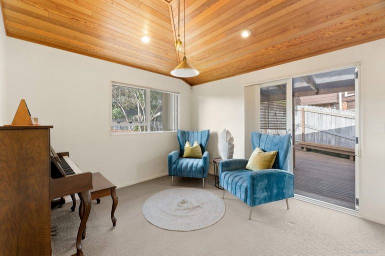 Photo of property in 1/7 Delamare Court, Sunnynook, Auckland, 0632