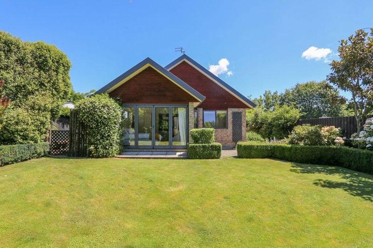 Photo of property in 1/55 Mcfaddens Road, St Albans, Christchurch, 8052