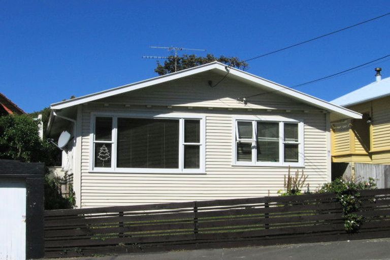 Photo of property in 61 Eden Street, Island Bay, Wellington, 6023
