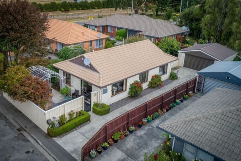 Photo of property in 64 Steadman Road, Broomfield, Christchurch, 8042