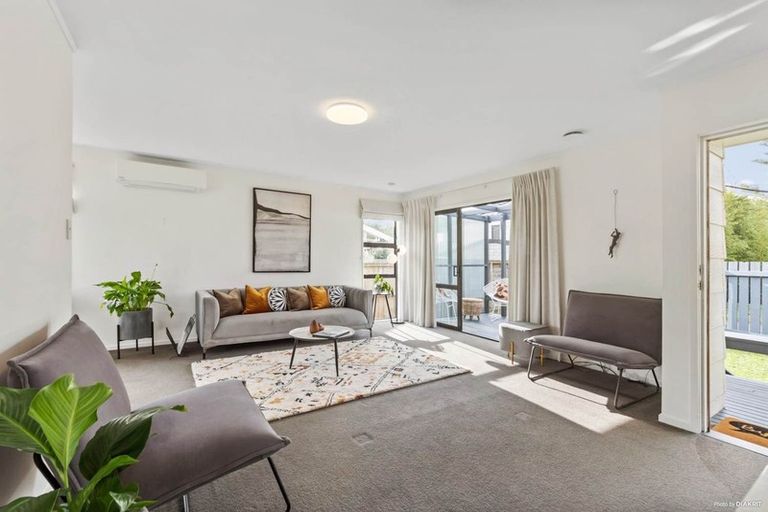 Photo of property in 15 Margan Avenue, New Lynn, Auckland, 0600