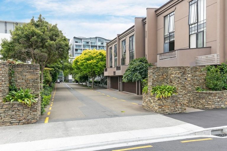 Photo of property in Mendosa Terraces Apartments, 14/9 Ebor Street, Te Aro, Wellington, 6011