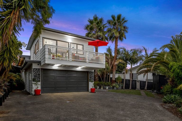 Photo of property in 38 Hyde Road, Rothesay Bay, Auckland, 0630