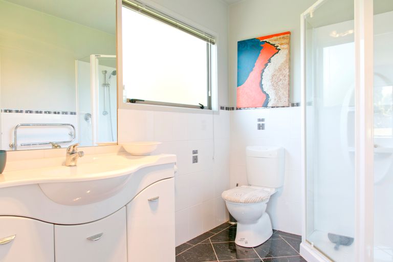 Photo of property in 1/23 Mere Road, Taupo, 3330