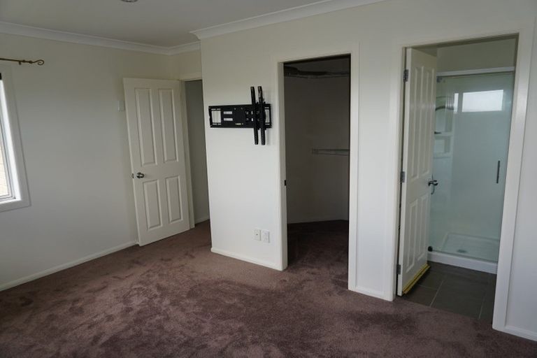 Photo of property in 4 Comber Place, Johnsonville, Wellington, 6037