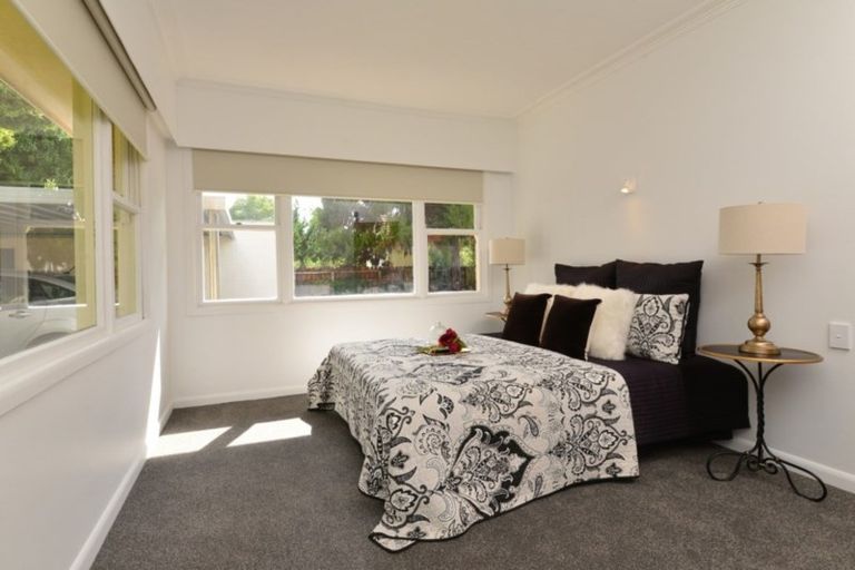 Photo of property in 16 Forest Lake Road, Forest Lake, Hamilton, 3200
