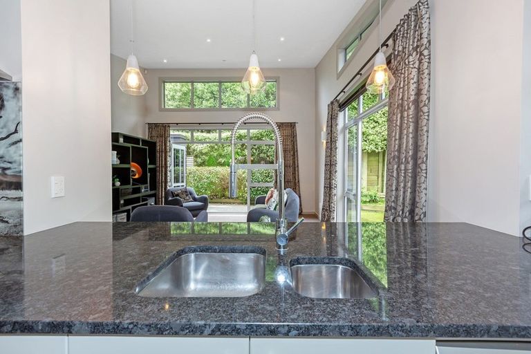 Photo of property in 7 Resolution Drive, Whitby, Porirua, 5024