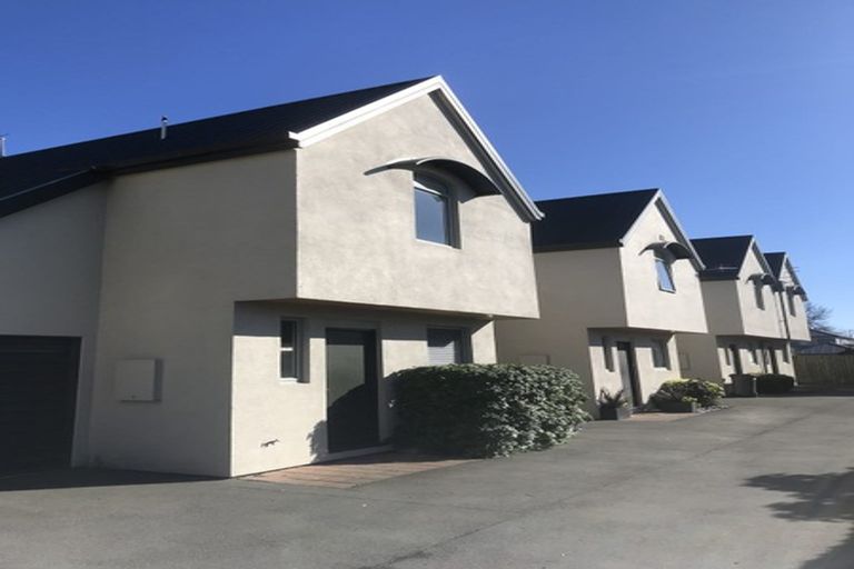 Photo of property in 2/39 Derby Street, St Albans, Christchurch, 8014