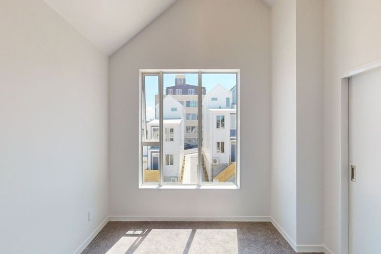 Photo of property in 12/30u Pirie Street, Mount Victoria, Wellington, 6011