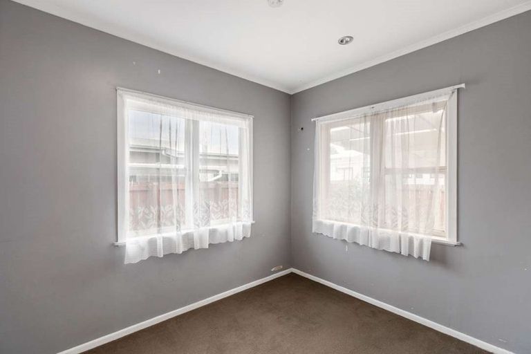 Photo of property in 11a Hill Crescent, Papakura, 2110