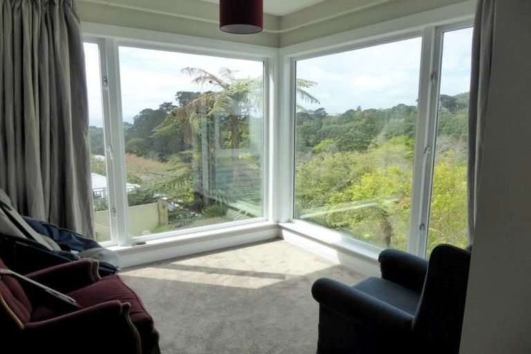 Photo of property in 40 Garden Road, Northland, Wellington, 6012