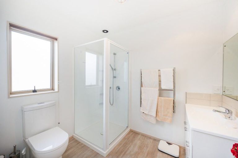 Photo of property in 30 Daniel Place, Kelvin Grove, Palmerston North, 4414