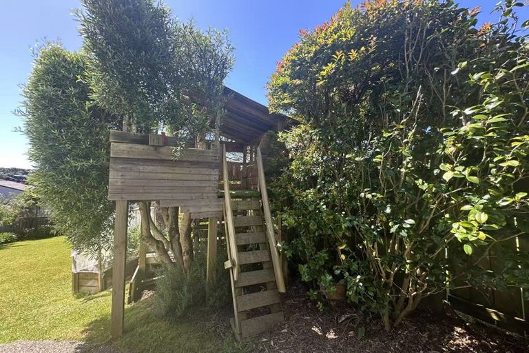 Photo of property in 19 Newhaven Terrace, Mairangi Bay, Auckland, 0630