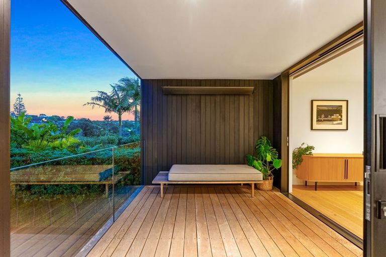 Photo of property in 1/517 Beach Road, Murrays Bay, Auckland, 0630