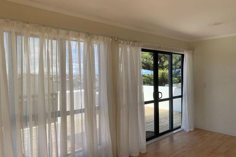 Photo of property in 3 Coventry Way, Long Bay, Auckland, 0630