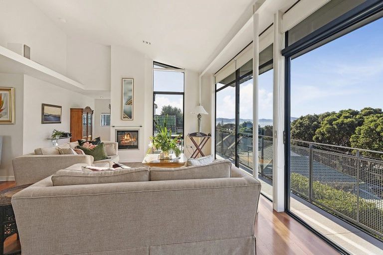 Photo of property in 74 Falkirk Avenue, Seatoun, Wellington, 6022