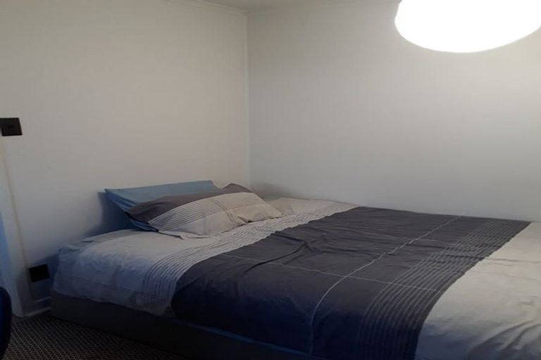 Photo of property in 1/22 Neptune Avenue, Beach Haven, Auckland, 0626