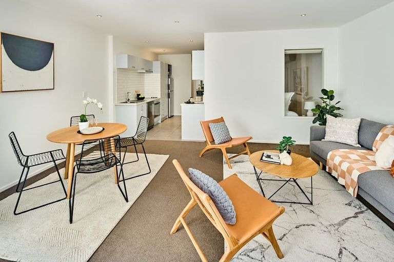 Photo of property in Las Olas De Cuba, 2/35 Torrens Terrace, Mount Cook, Wellington, 6011