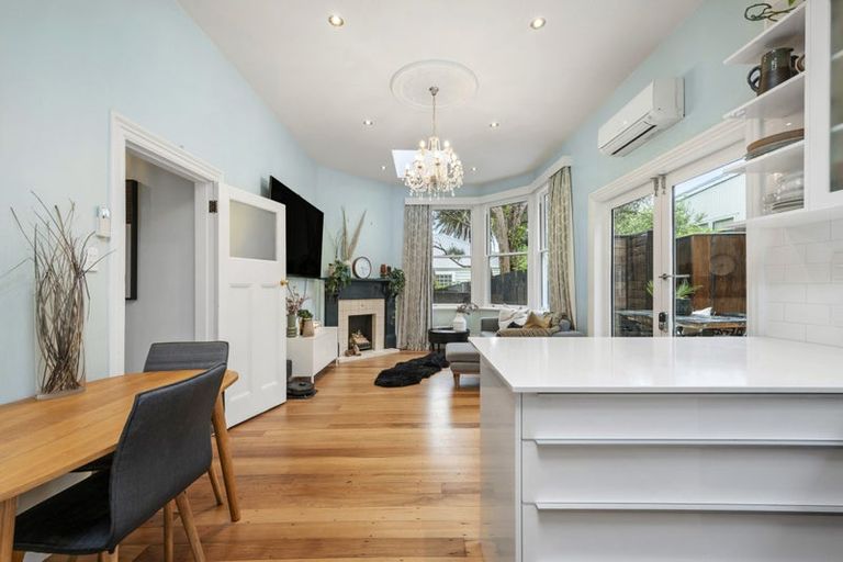 Photo of property in 7 Manley Terrace, Newtown, Wellington, 6021
