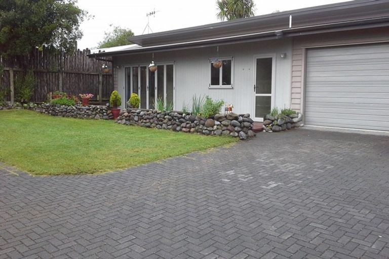 Photo of property in 18 Frederick Street, Two Mile Bay, Taupo, 3330