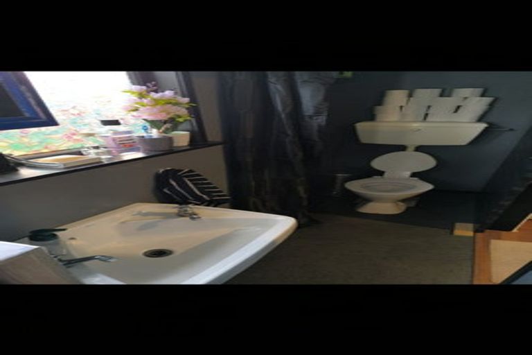 Photo of property in 214 Don Buck Road, Massey, Auckland, 0614